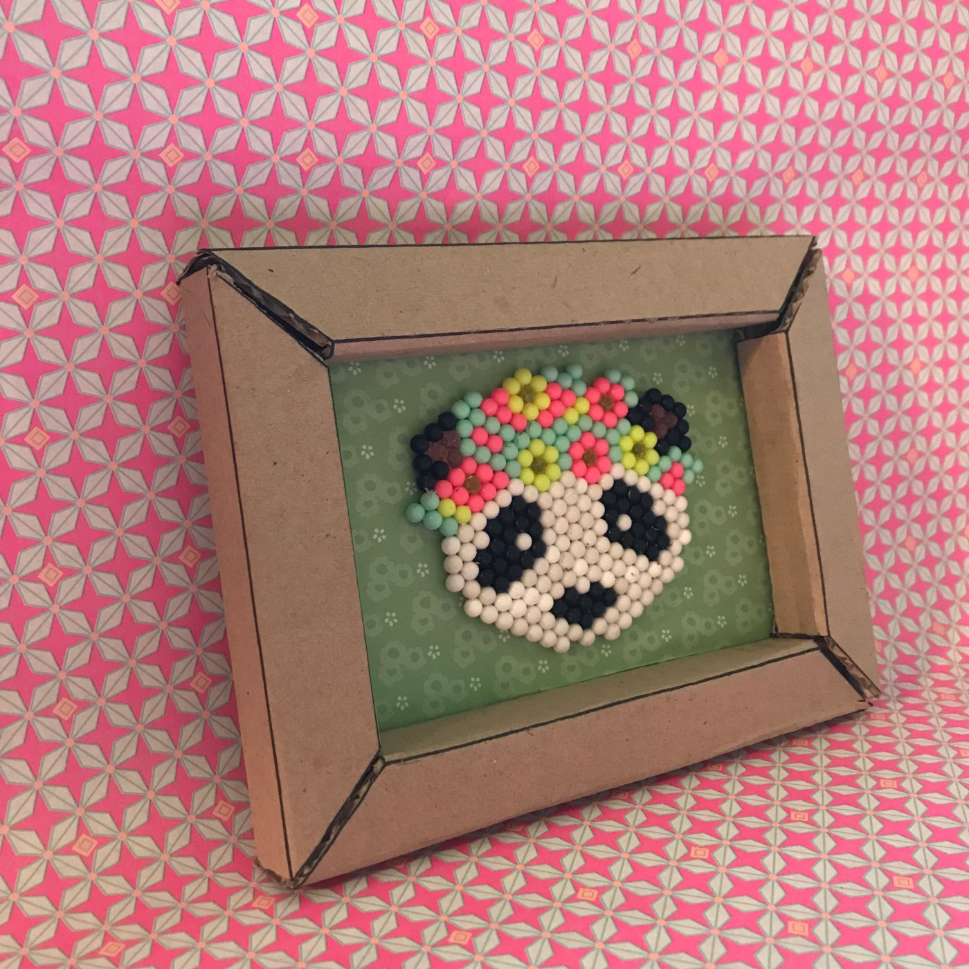 Recyclage de cartons image à la une Cadre en carton bricolage enfant craft DIY cadre en volume