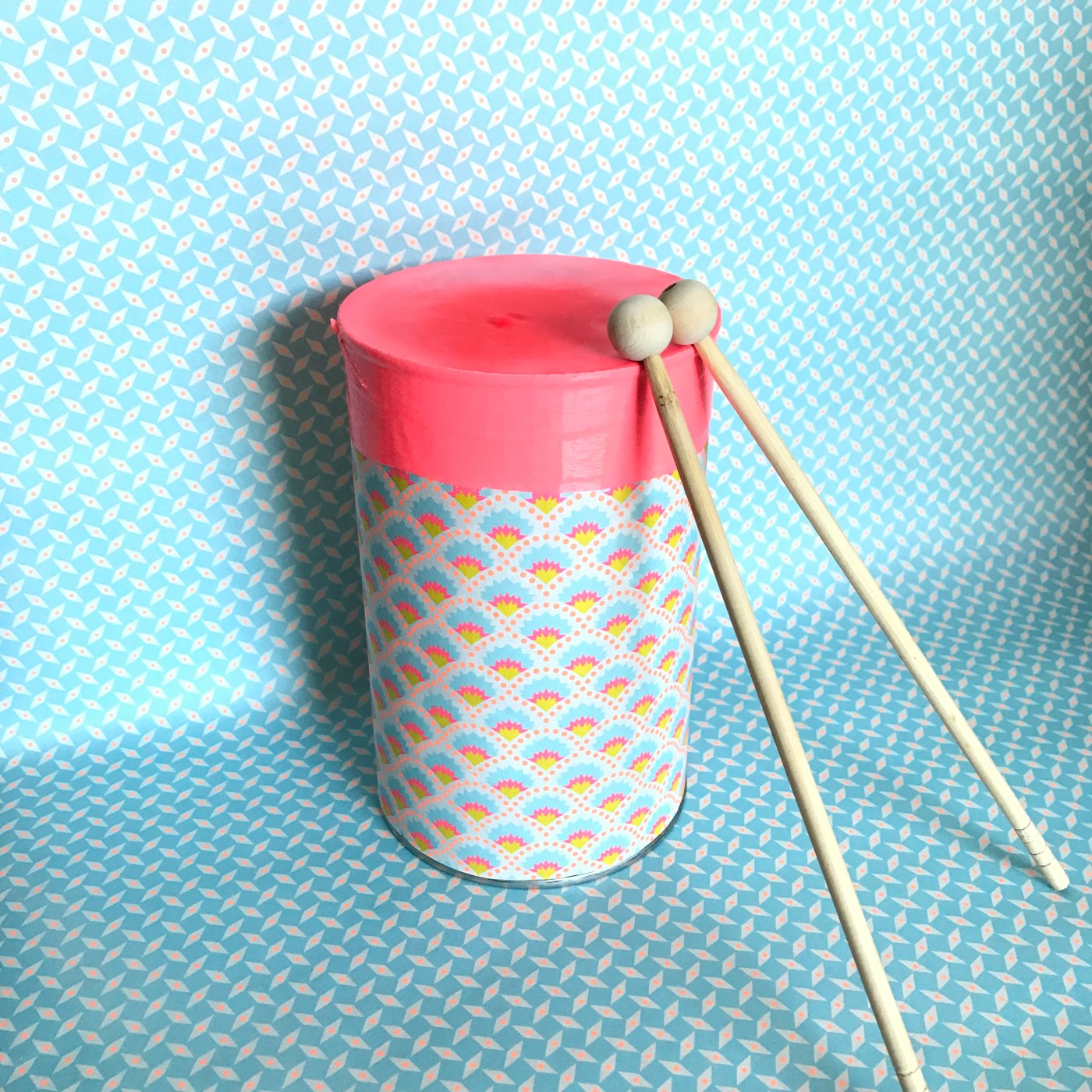 A tambours battants recyclage boite de conserve fête de la musique DIY craft bricolage enfant Image à la une