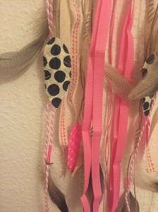 Attrape rêves indien diy bricolage enfant craft plumes ruban Et sinon rose fluo