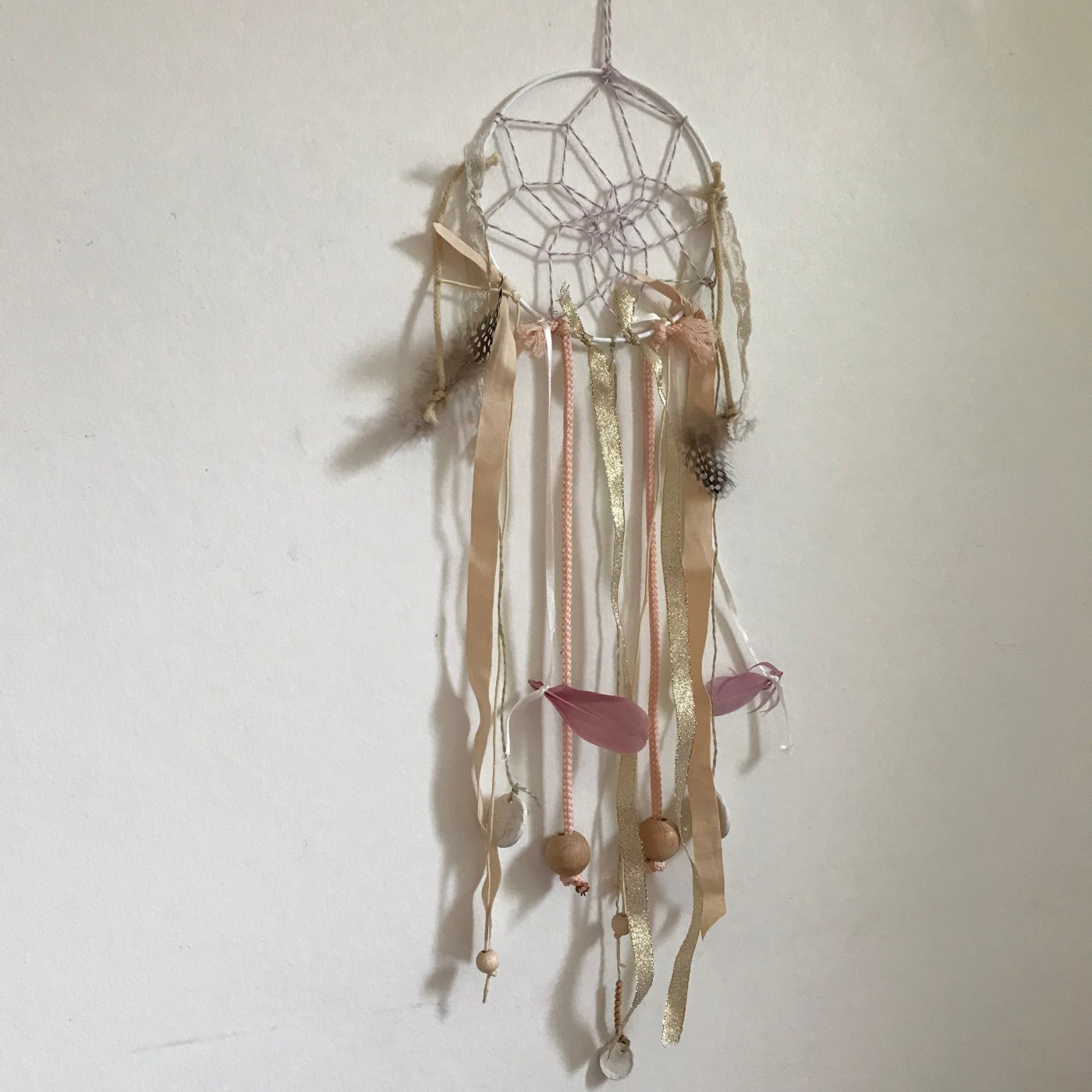 Attrape rêves indien diy bricolage enfant craft plumes ruban Image à la une