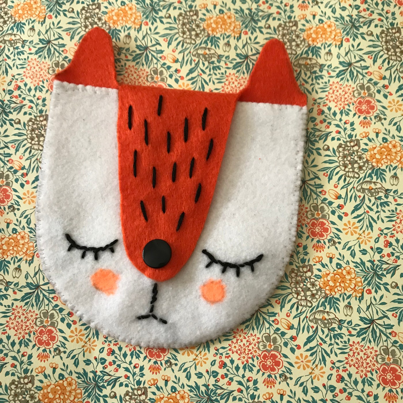 Petite couture d’automne DIY bricolage enfant craft for kids couture porte monnaie renard broderie feutrine Image à la une