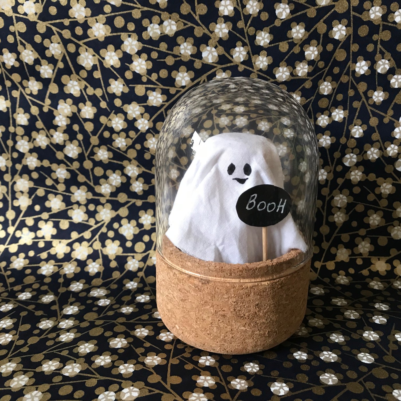 Halloween en ligne de mire DIY bricolage enfants cravate for kids cloche d’exposition fantôme Image à la une