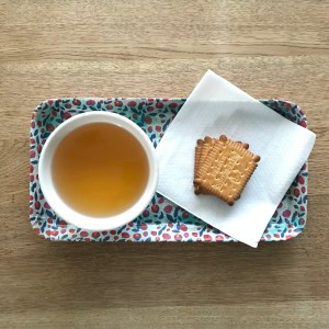 Thé fleuri - DIY - bricolage enfant - craft for kids - plateau en liberty - vernis colle - image à la une