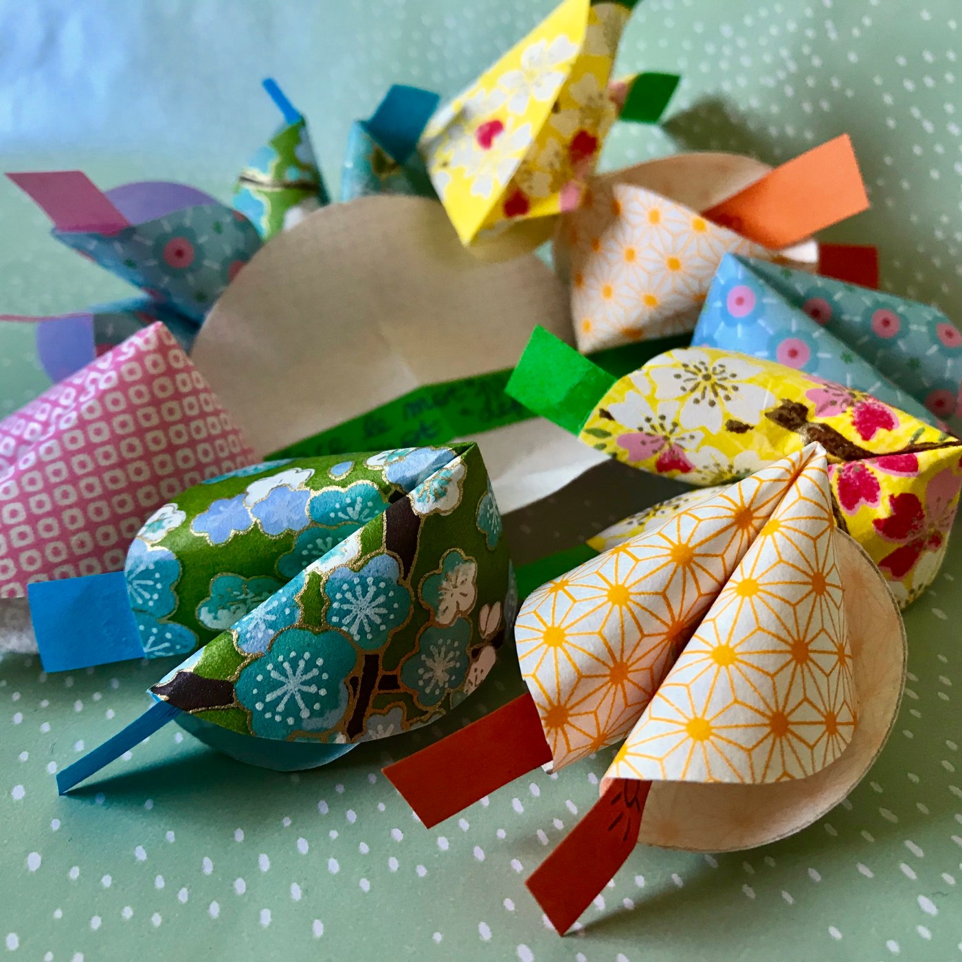 Biscuits de la fortune en papier - DIY - bricolage enfant - craft for kids - nouvel an chinois - origami - image à la une